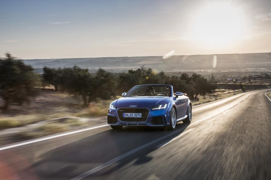  Audi TT RS Roadster (8S) 2016 года  (WW) (фото 4 из 57)